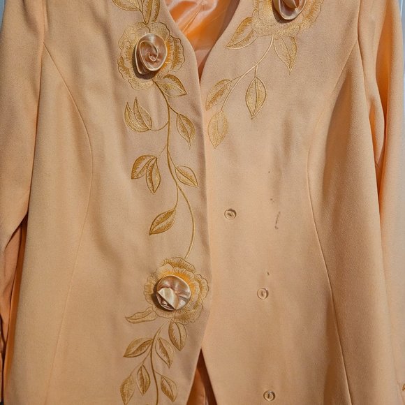 Lisa Rene' Plus Size women's two piece suit - Picture 11 of 14